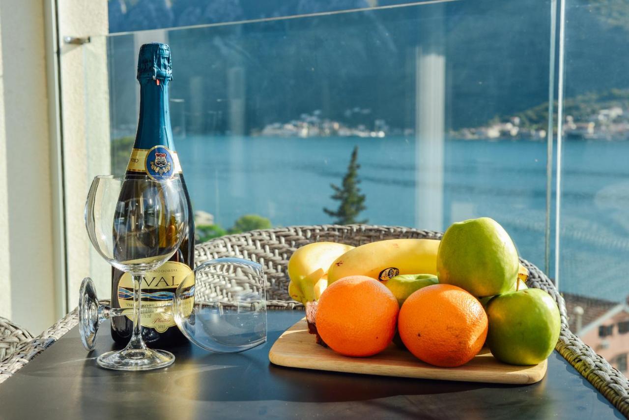 Ily Apartment With Sea View Kotor Exteriör bild
