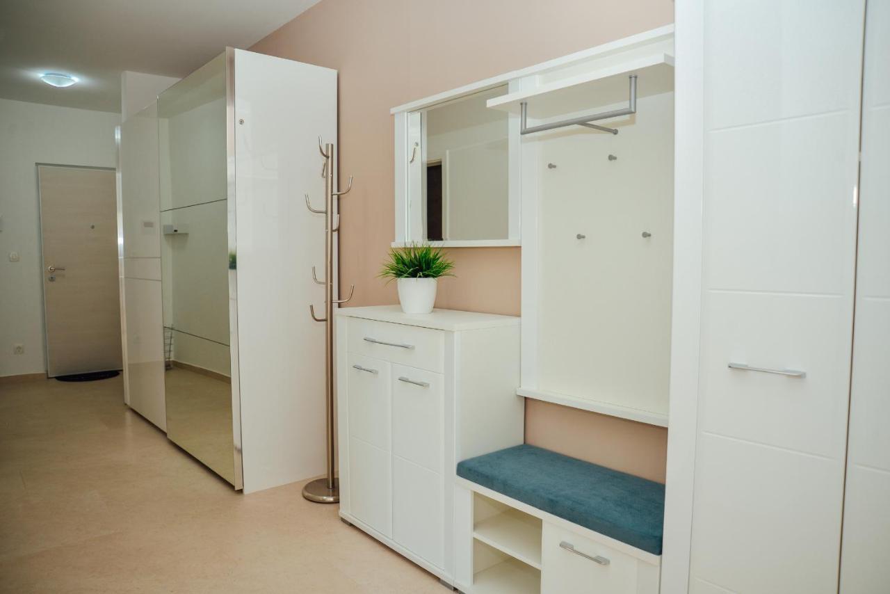 Ily Apartment With Sea View Kotor Exteriör bild