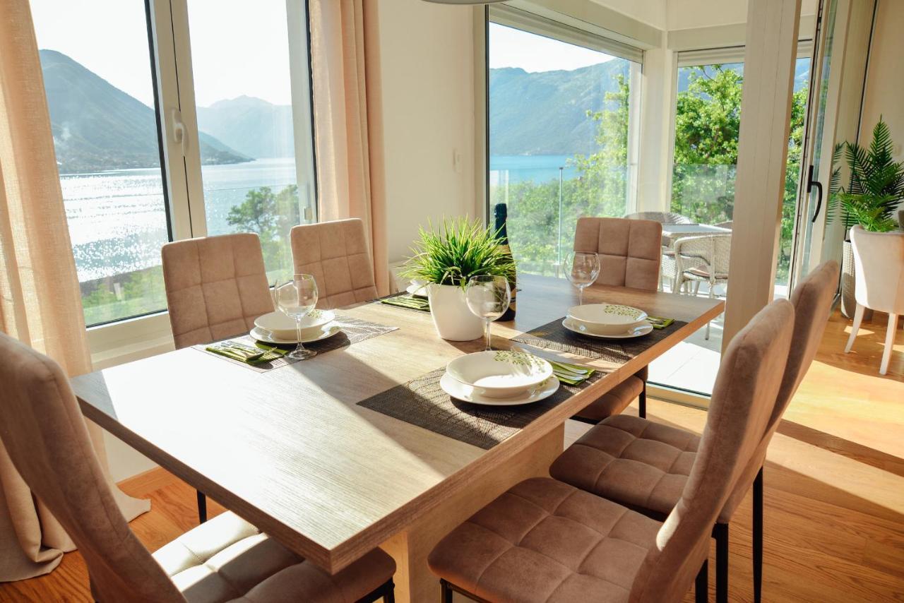 Ily Apartment With Sea View Kotor Exteriör bild