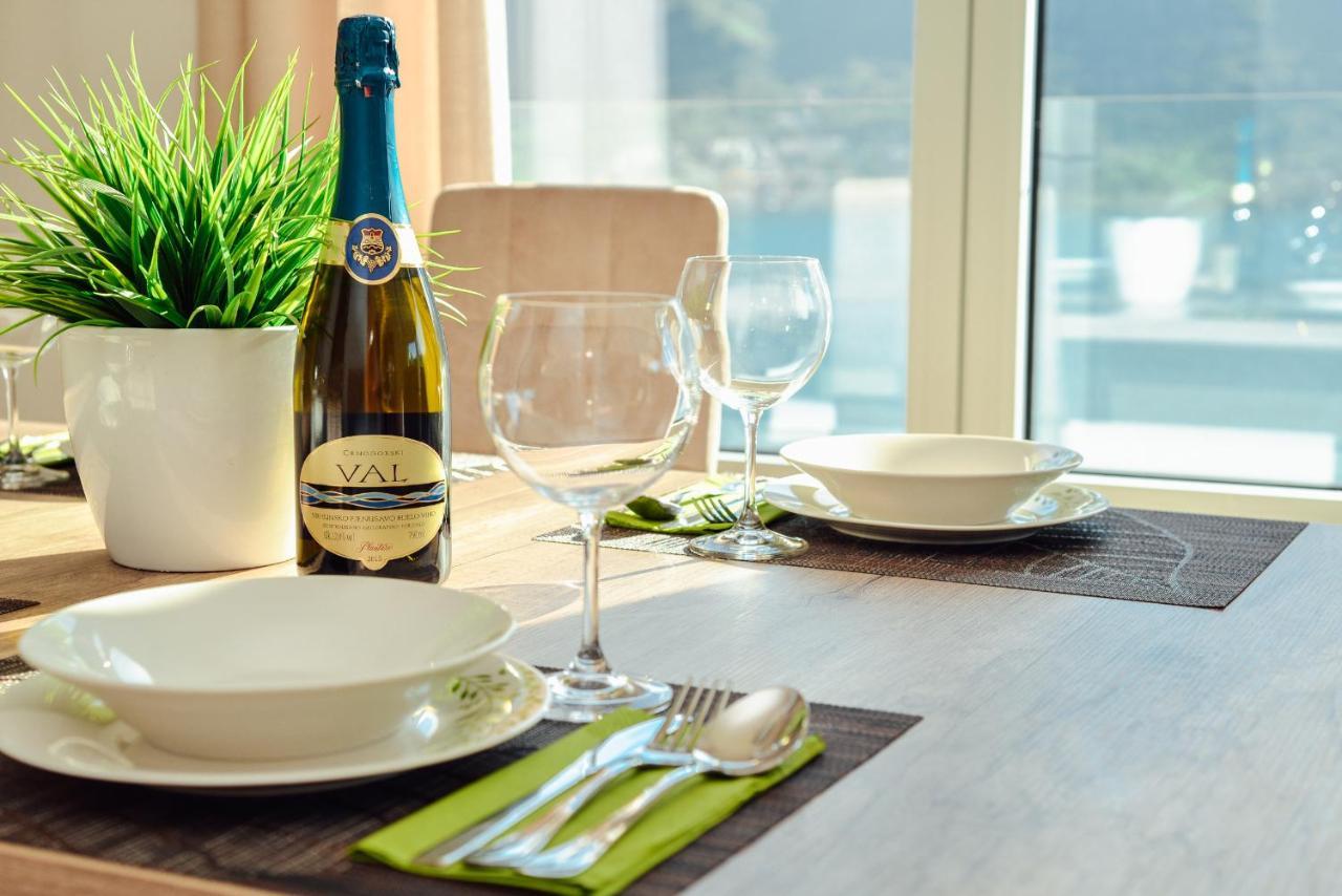 Ily Apartment With Sea View Kotor Exteriör bild