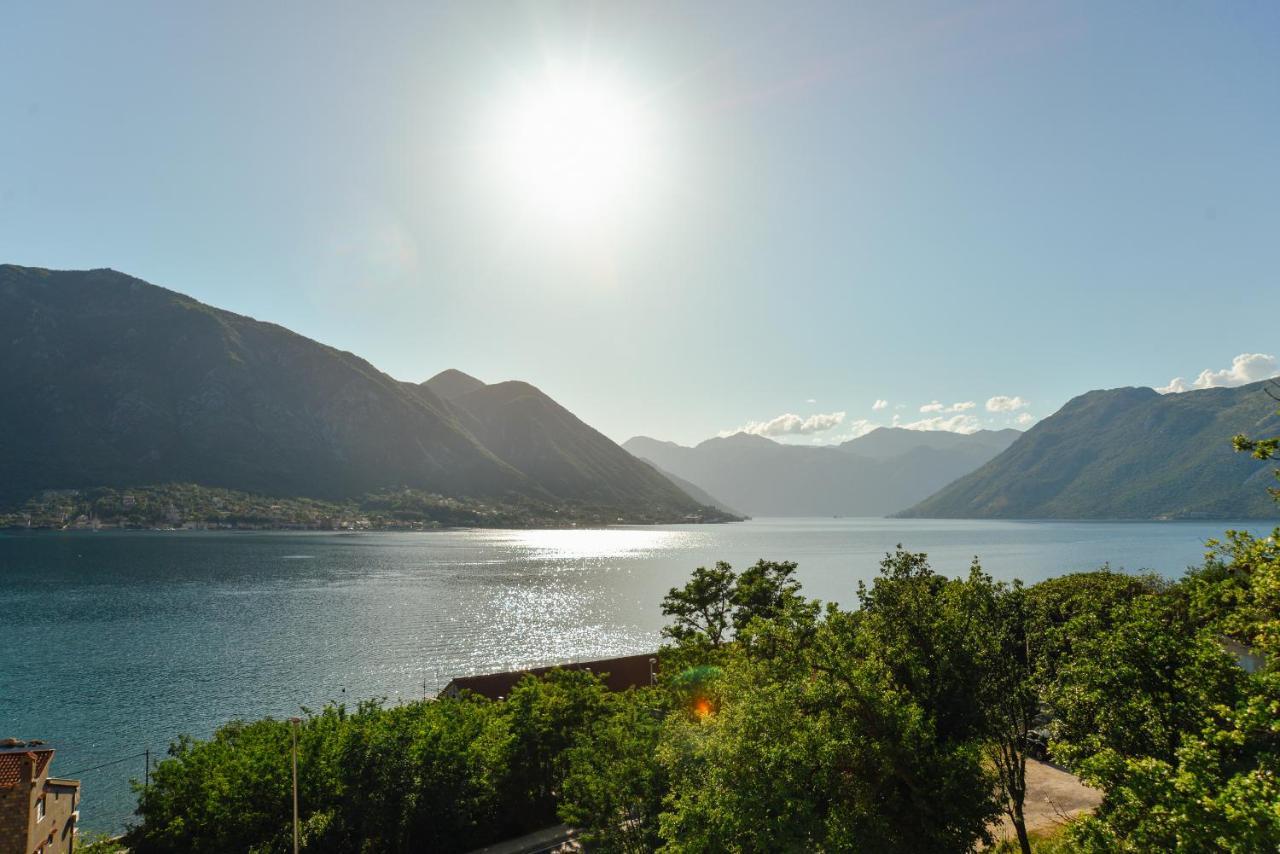 Ily Apartment With Sea View Kotor Exteriör bild