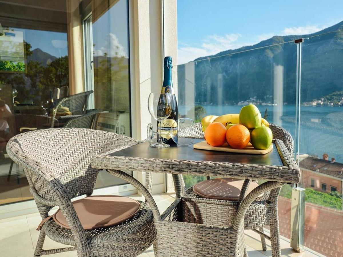 Ily Apartment With Sea View Kotor Exteriör bild